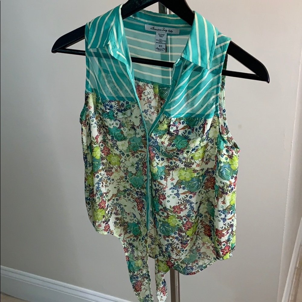 contrasted printed button down shirt no sleeves